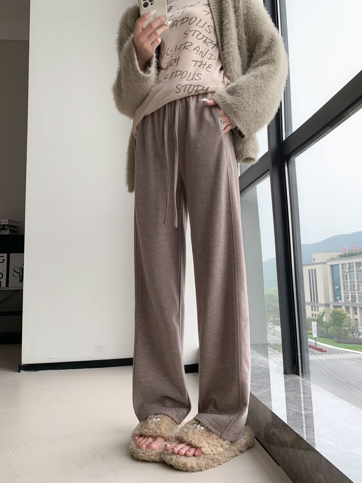 新款秋冬燕麦色糯米裤高腰垂感显瘦百搭直筒休闲裤子羊绒阔腿裤女