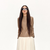 林乔芝2025年秋季 高级感上衣女优雅气质修身 T恤