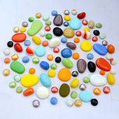 瓷质彩色不规则玻璃扁珠鹅卵石雨花石鱼缸造景壁贴家装 石马赛克珠