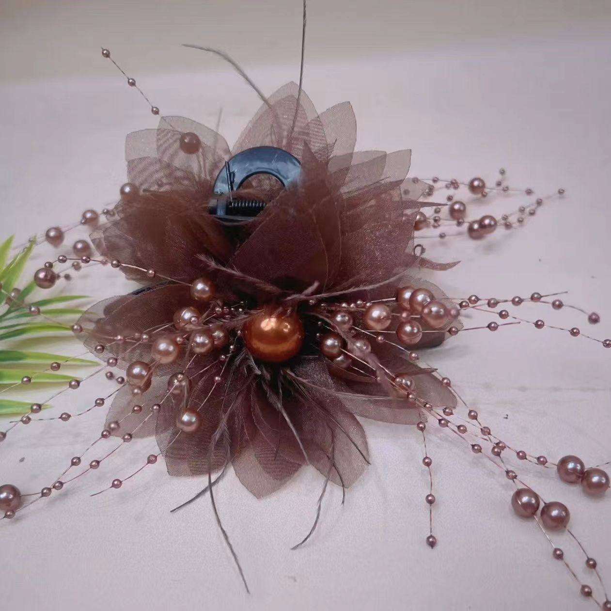 牡丹花羽毛流苏抓夹2024新款发夹后脑勺显发量蓬松高颅顶鲨鱼夹,饰品/流行首饰/时尚饰品新,民族风发饰,淘宝优惠券,粉丝福利购,淘宝优惠卷