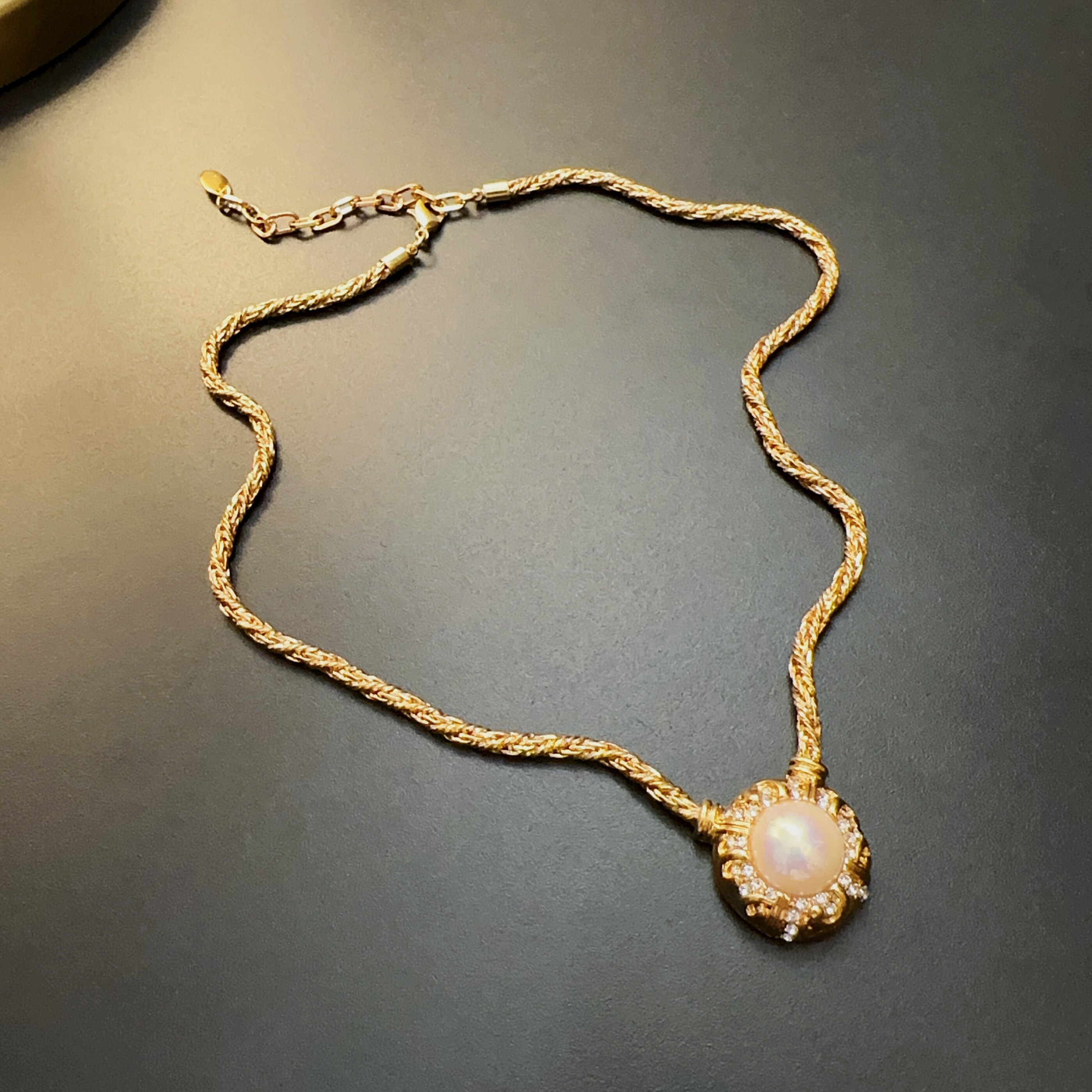 复古金色项链吊坠夸张麻花中古饰品vintage高级感宫廷风吊坠链