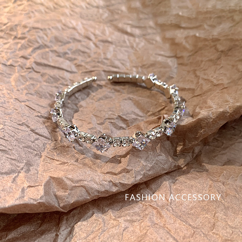 SUPER FLASH ZIRCON BRACELET WOMENS LIGHT LUXURY DELICATE NICHE HIGH-END FRENCH BRACELET CRYSTAL SHINING DIAMOND DESIGN HAND JEWELRY