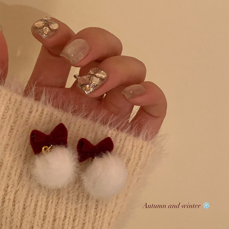 圣诞毛绒绒蝴蝶结雪球耳环女红色新年耳饰高级感气质独特漂亮耳钉