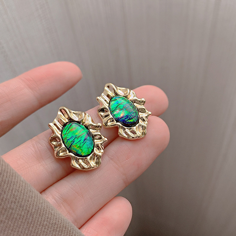 2025新款女爆款轻奢耳环独特气质银针小众耳饰复古高级感法式耳钉