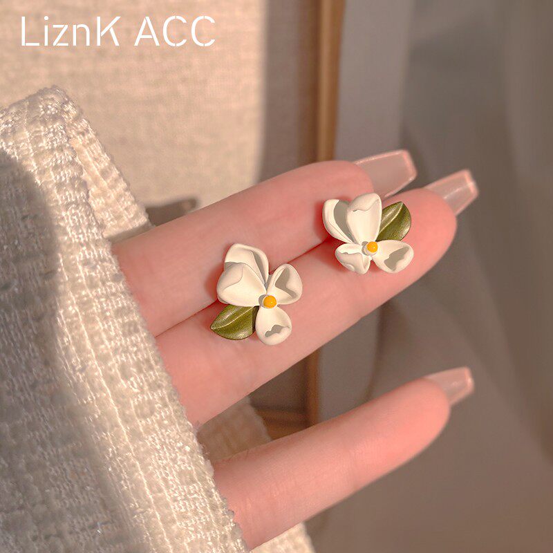 春夏花朵耳钉2023年新款爆款耳环女独特小众设计感高级