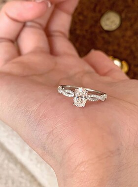 旋转芭蕾_鸽子蛋莫桑石戒指女轻奢小众高级微镶椭圆锆石开口婚戒