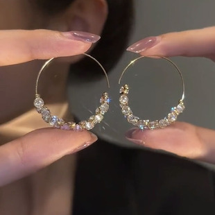 气质闪钻大耳圈精致高级感圈圈耳环新款小众设计微镶锆石耳饰韩国