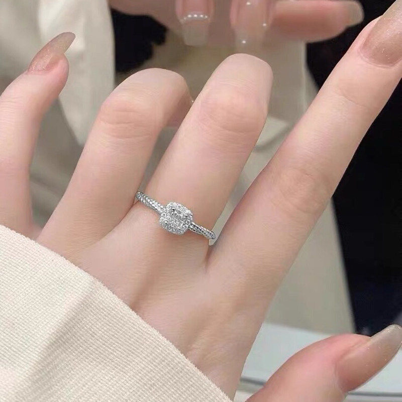 轻奢精致镶钻小方糖戒指女小众设计高级感ins网红食指戒开口指环