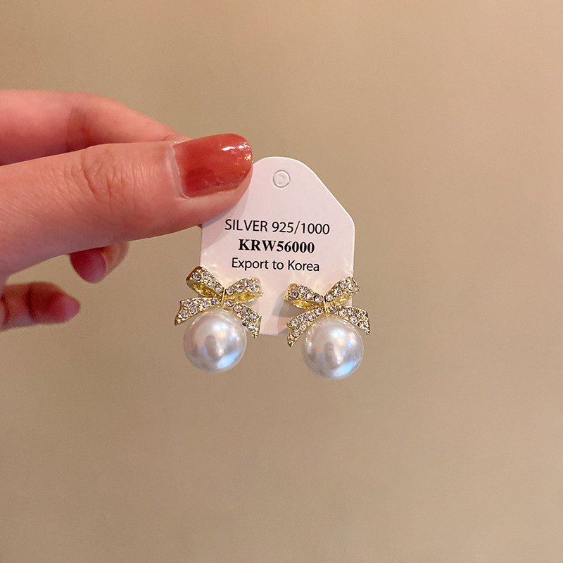 精致轻奢蝴蝶结珍珠耳钉女2025年新款耳环小众设计高级感锆石耳饰