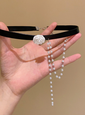 氛围感皮革玫瑰花朵珍珠项链女choker黑色辣妹项圈锁骨链小众颈链