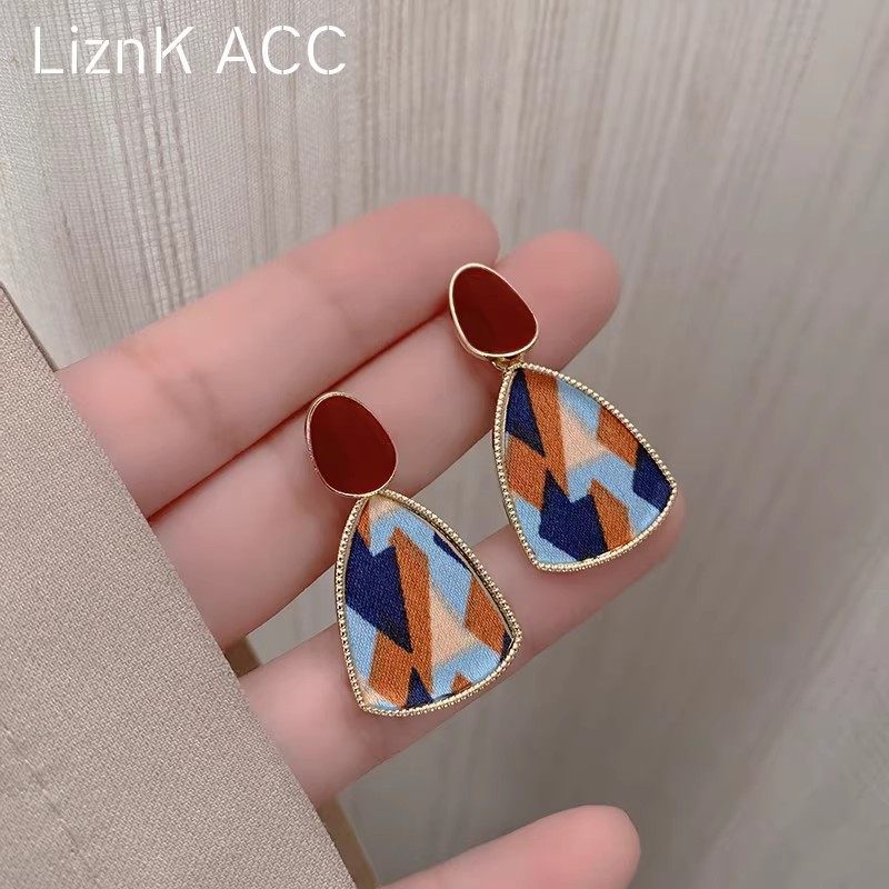 独特百搭几何秋冬耳环2024年新款潮独特小众设计感韩国气质耳钉女