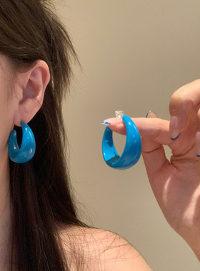 复古港风蓝色C型圈圈耳环女气质耳钉度假风夸张耳圈耳饰圆圈素圈