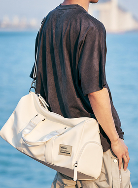 运动健身包2025新款男士斜挎包男款高级感短途旅行包大容量行李袋