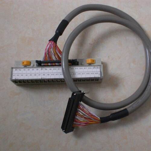 QD75MH1 QD75MH2 QD75MH4 QD70P8/P4  端子与电缆线一套1米