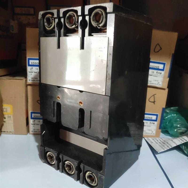 TL-225E 175A 200A 225A 150A 125A 3P插入式