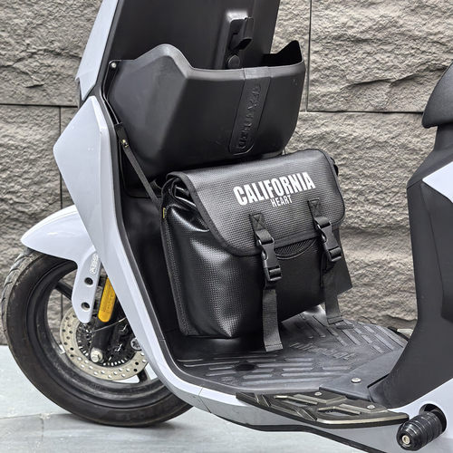 电动车前置挂包防泼水