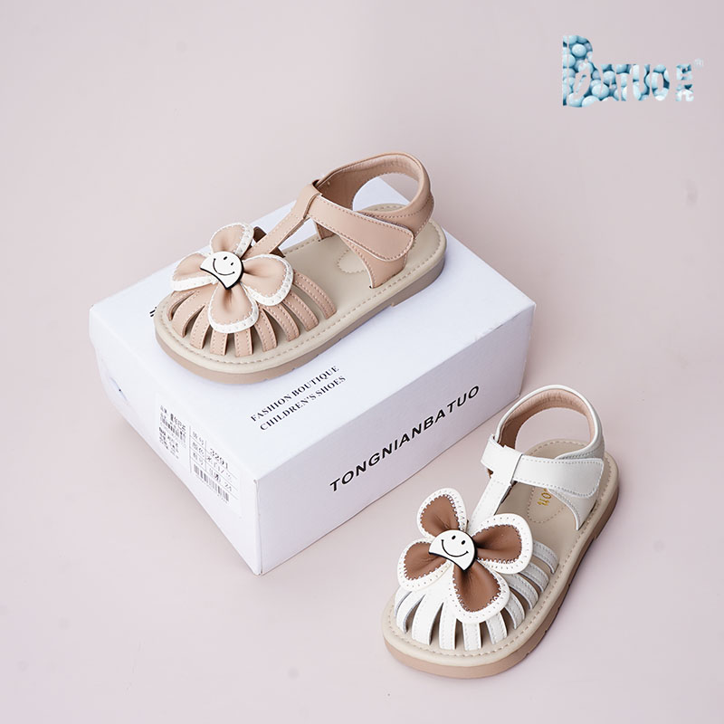 巴托童鞋 夏季软底公主时装笑脸蝴蝶结防滑橡胶女孩皮凉鞋66B