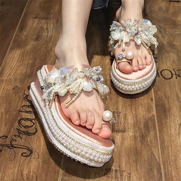 新款潮火抖音女神款手工定制流苏珍珠花朵女凉鞋坡跟厚底舒适凉拖在类目 女鞋, 凉鞋中 - 来自Buy2taobao.com提供专业的淘宝代购服务