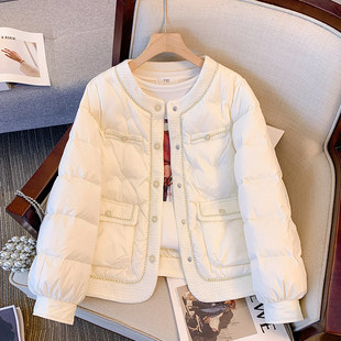 白色小香风圆领羽绒服女短款2025冬季新款宽松爆款粗花呢无领外套