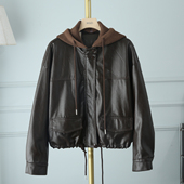 新款 棕咖色连帽拼接短款 pu皮衣外套女2026冬季 小个子加绒加厚夹克