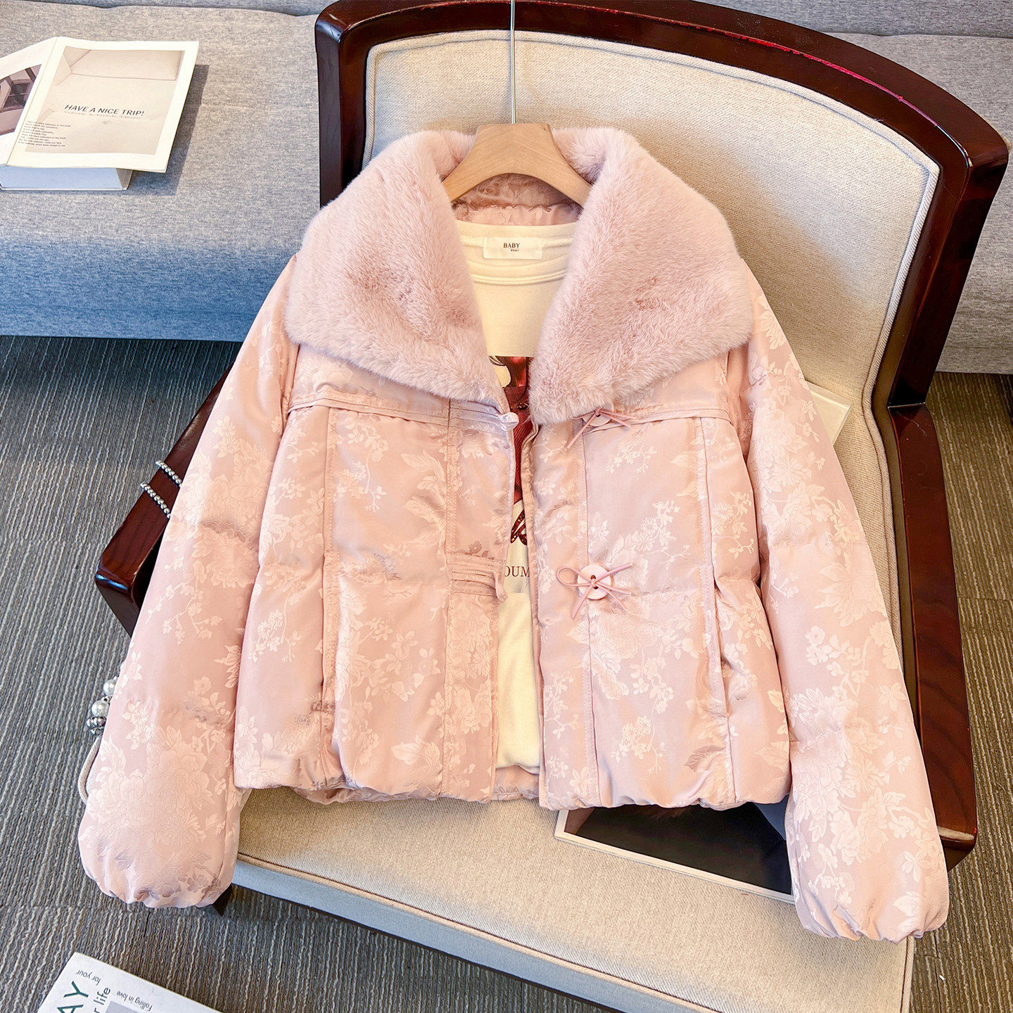 新中式国风粉色羊羔毛翻领提花面包羽绒服女短款2025冬装保暖外套,女装/女士精品,羽绒服,淘宝优惠券,粉丝福利购,淘宝优惠卷