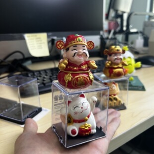 马年太阳能迷你招财猫小和尚财神笑佛摇手点头摆件熊猫车载小鸡马