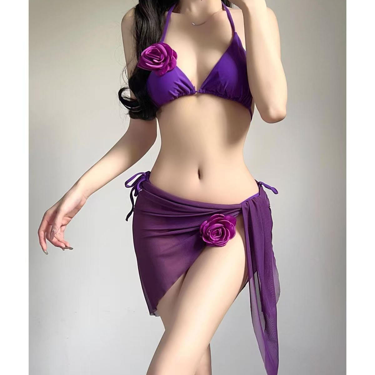 泳衣女2025新款性感挂脖辣妹花朵比基尼三件套泡温泉沙滩度假绝美