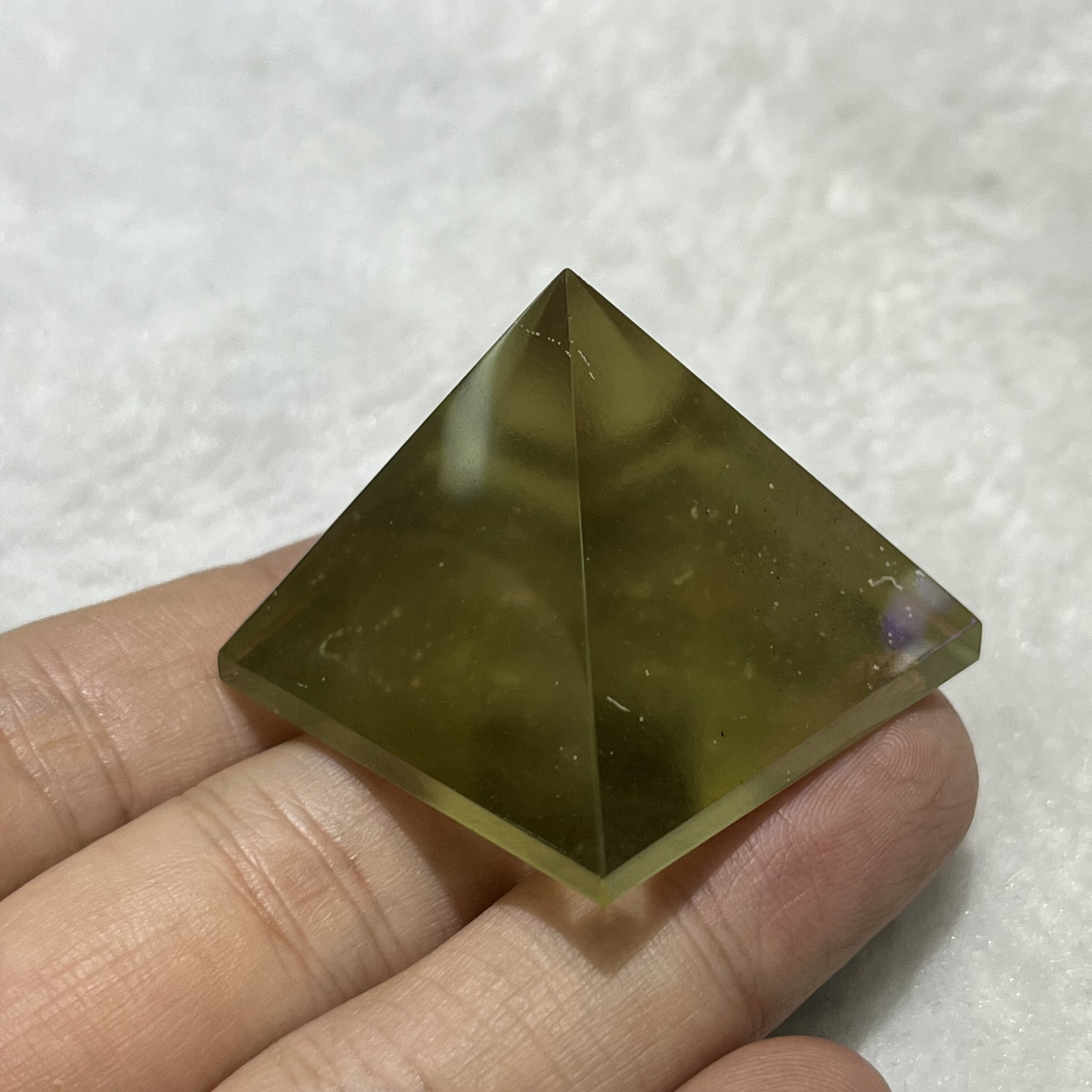 摆阵利比亚黄金玻璃陨石金字塔摆摆件
