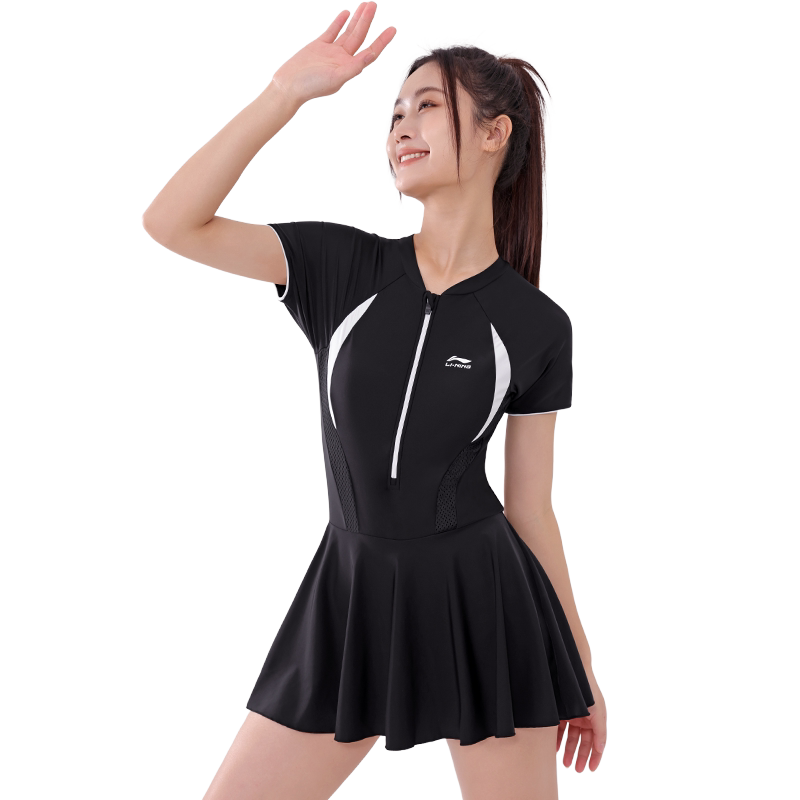 李宁时尚裙式女时尚有型