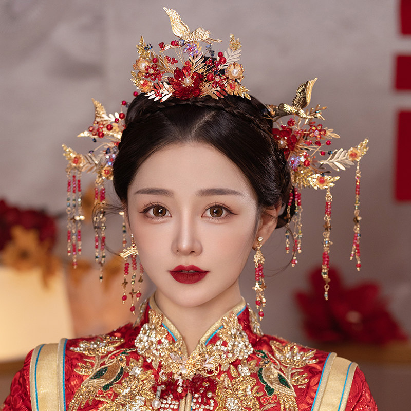 新款新娘秀禾头饰红色流苏发饰古典步摇套装中式结婚饰品拍照配饰