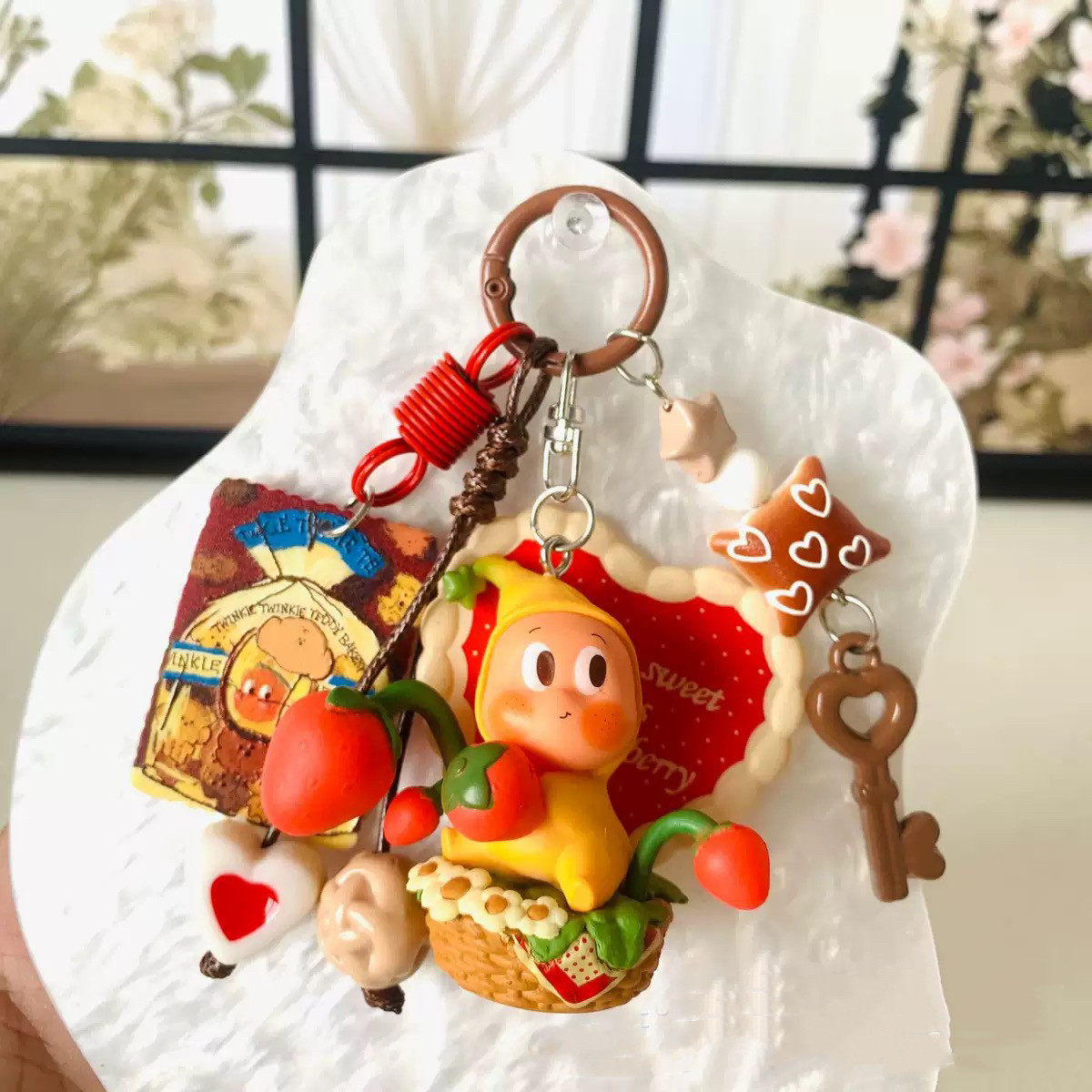 爆款萌粒小提溜手工DIY可爱款手机链包包挂件草莓篮子星星钥匙扣