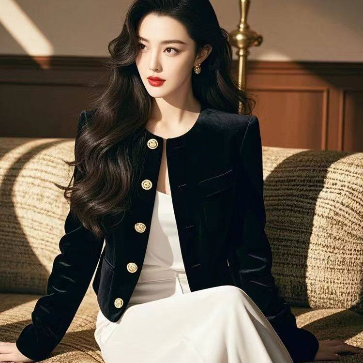 初秋穿搭小香风黑色丝绒外套独特超好看气质名媛高端圆领短款上衣,女装/女士精品,短外套,淘宝优惠券,粉丝福利购,淘宝优惠卷