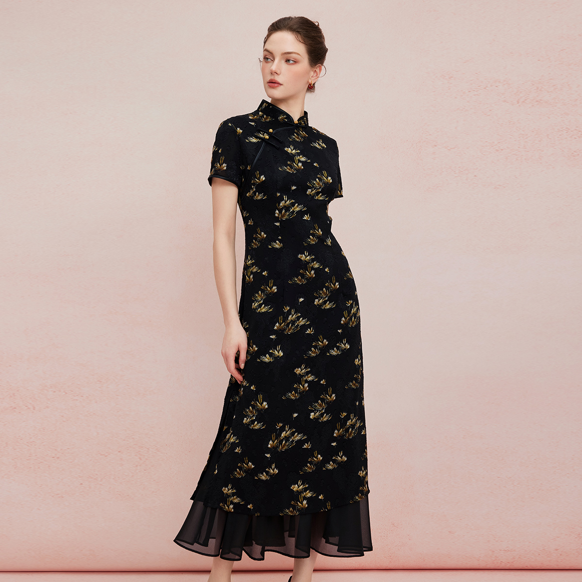斯尔丽25新款改良式旗袍提花加印花下摆荷叶波浪修身浪漫连衣裙