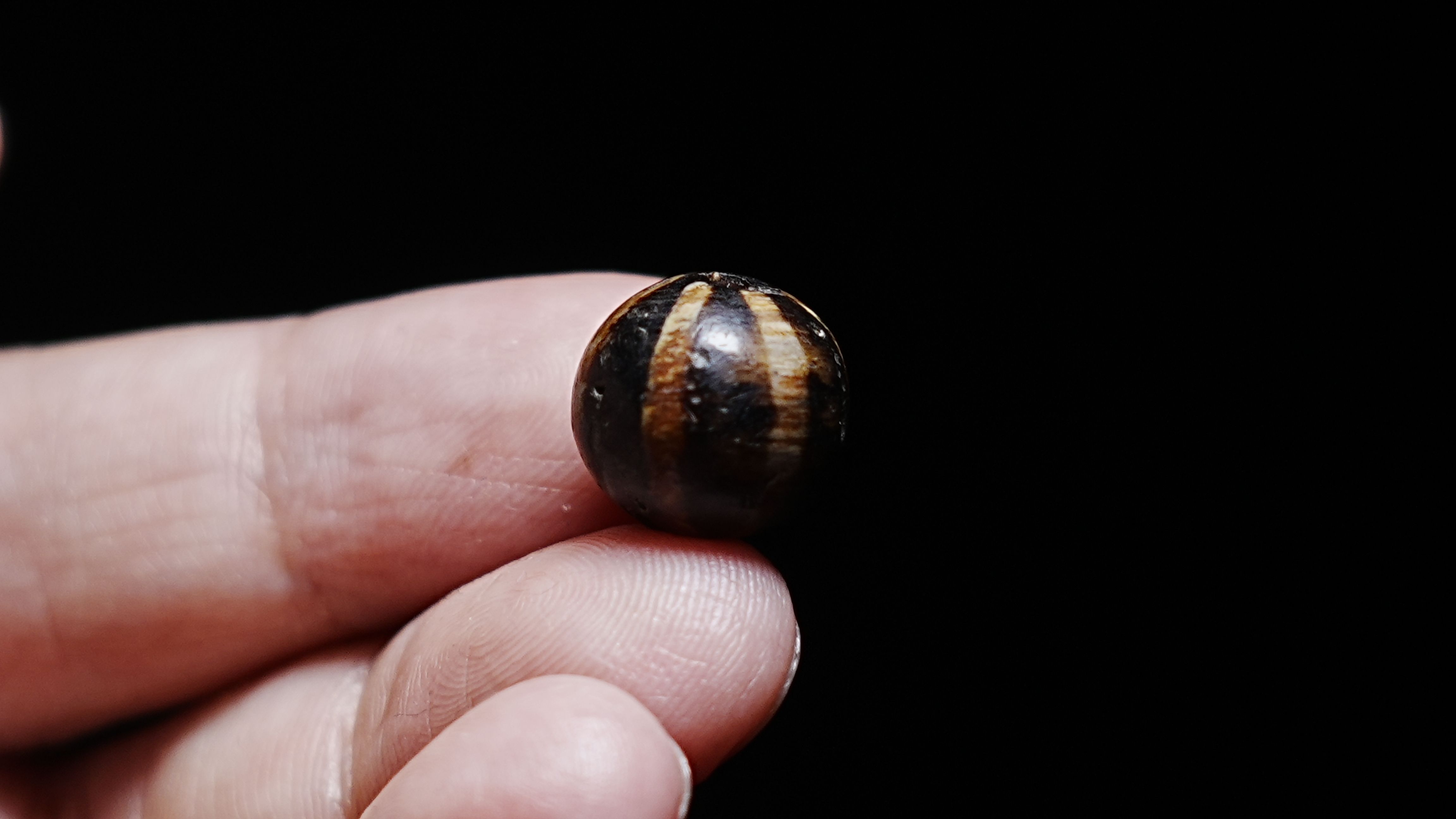 【藏传老邦提克珠】六线 单珠 散珠 手串 配饰 非菩提 天珠 - 封面