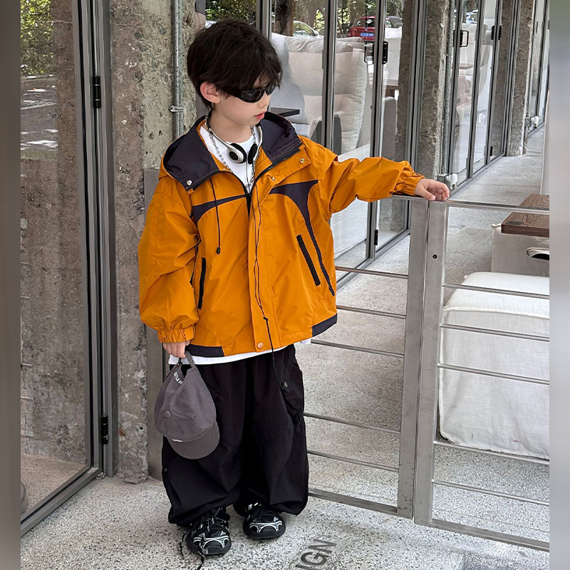 男童春秋连帽冲锋衣外套2025新款儿童秋季帅气男孩秋装户外登山服