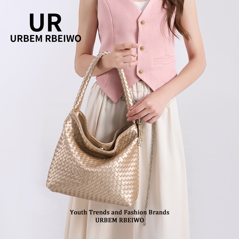 UR包包韩国小众高级感水桶包枪枪同款香槟色编织托特包单肩腋下包
