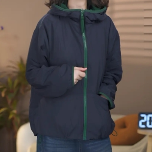 两面穿保暖连帽常规款女长袖上衣休闲2025秋冬秋季休闲风短外套