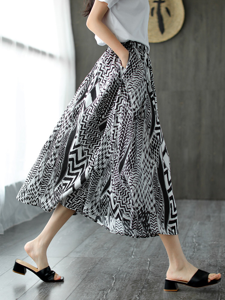 长款大摆裙通勤A字黑白印花