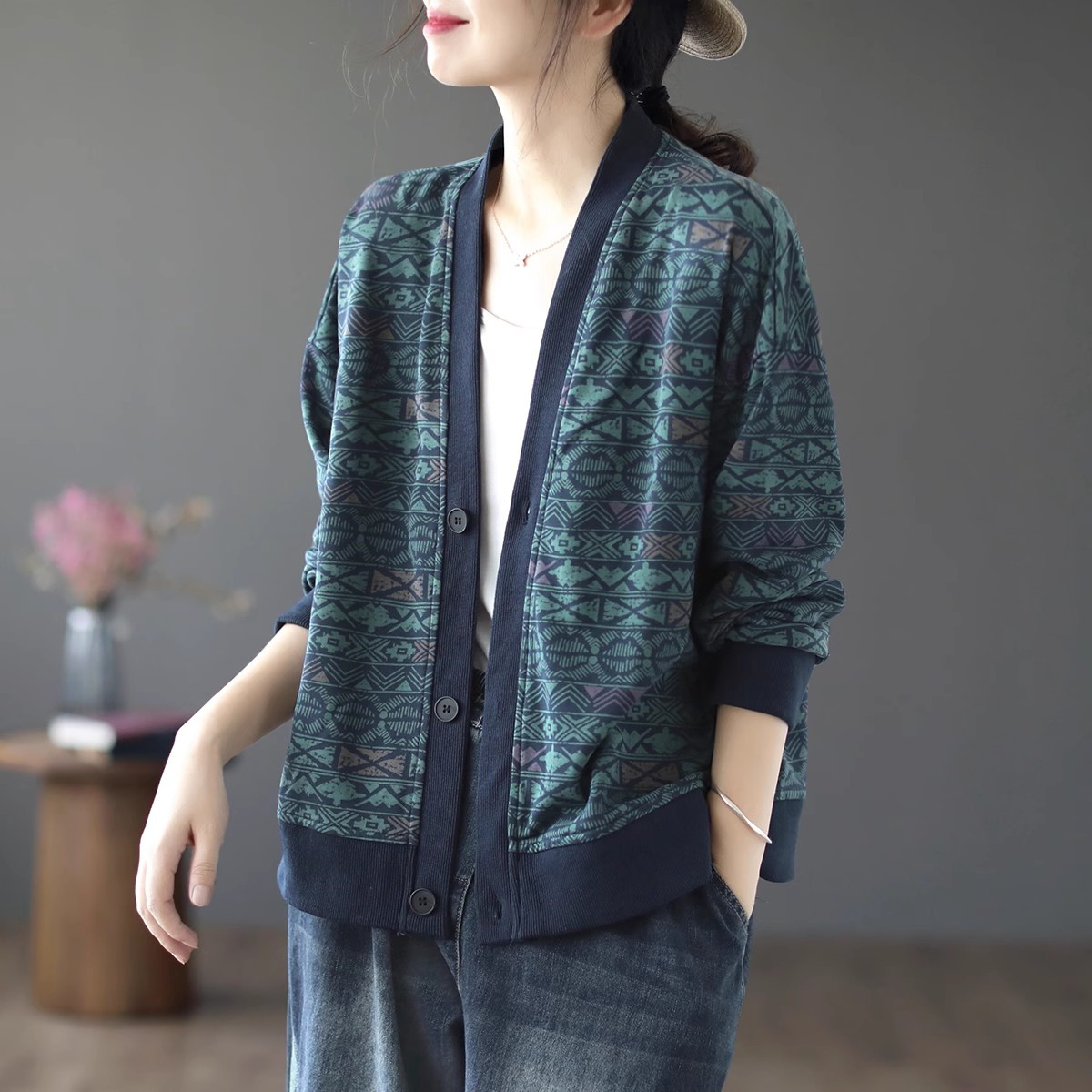 休闲短款印花外套百搭