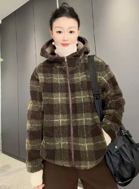 7129休闲简约时尚连帽百搭颗粒绒口袋卫衣绿色格子秋冬季加厚外套