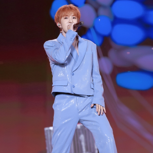 春秋彩蓝色亮片歌手年会演出艺考直播团播珠片绣短款 1094 西服套装