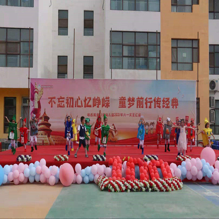 儿童亲子手工垃圾分类diy环保服装垃圾桶时装走秀演出自制牛奶盒