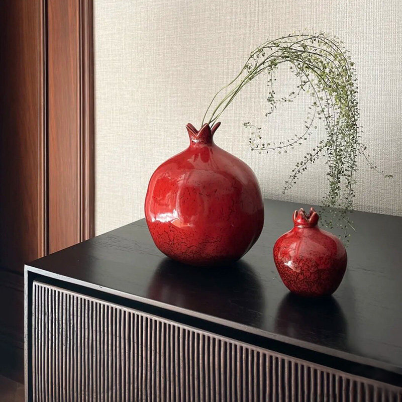 手工陶瓷红色石榴花瓶中国红水果摆件新中式客厅书架高级装饰品