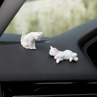 2025新款小猫咪汽车中控台屏幕摆件车载后视镜可爱卡通车内装饰品