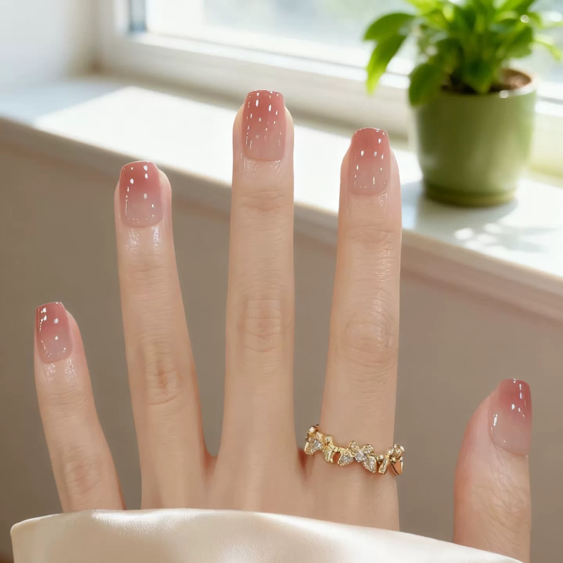 新年手工穿戴甲美甲高级显白简约百搭豆沙色渐变指甲贴片