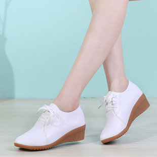 春秋坡跟白色护士鞋软底中老年妈妈广场跳舞鞋真皮不累脚中跟单鞋