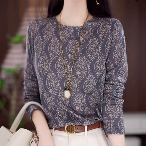 秋季女士新款时尚简约通勤百搭宽松上衣复古圆领长袖上衣减龄T恤