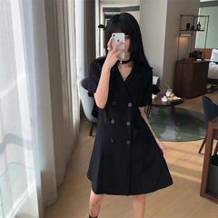 Large 2021 summer French minority retro Hepburn style small black skirt fat mm loose suit collar Short Sleeve Dress