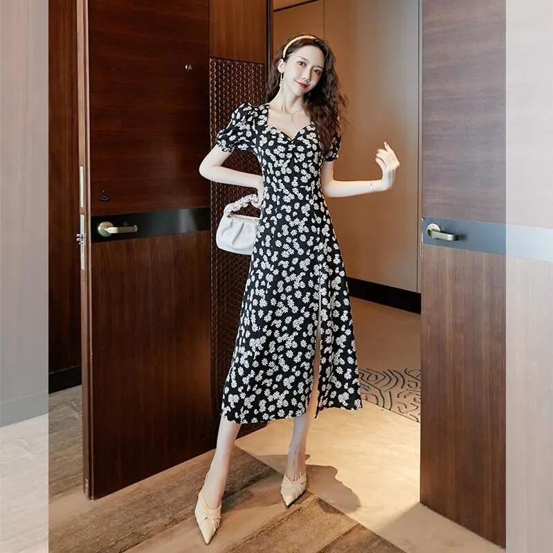 Little Daisy girl bubble sleeve dress women's summer 2021 new French niche long skirt Hepburn Style Floral Skirt fashion