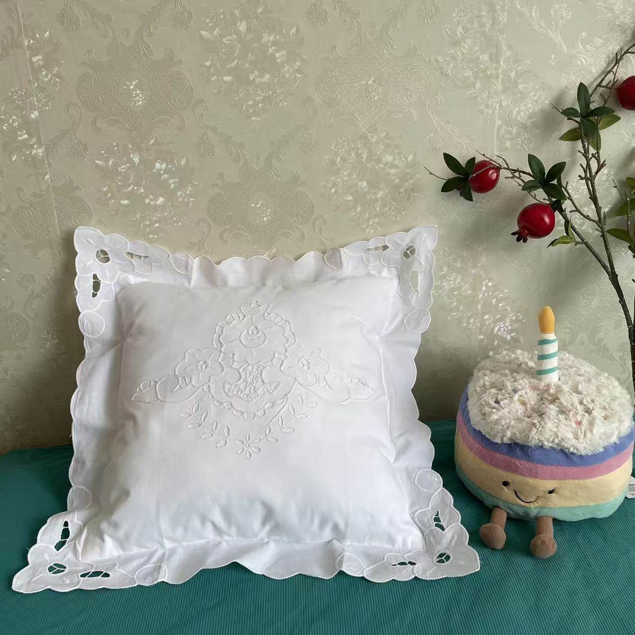 外贸出口剩余老货老棉布刺绣抱枕
